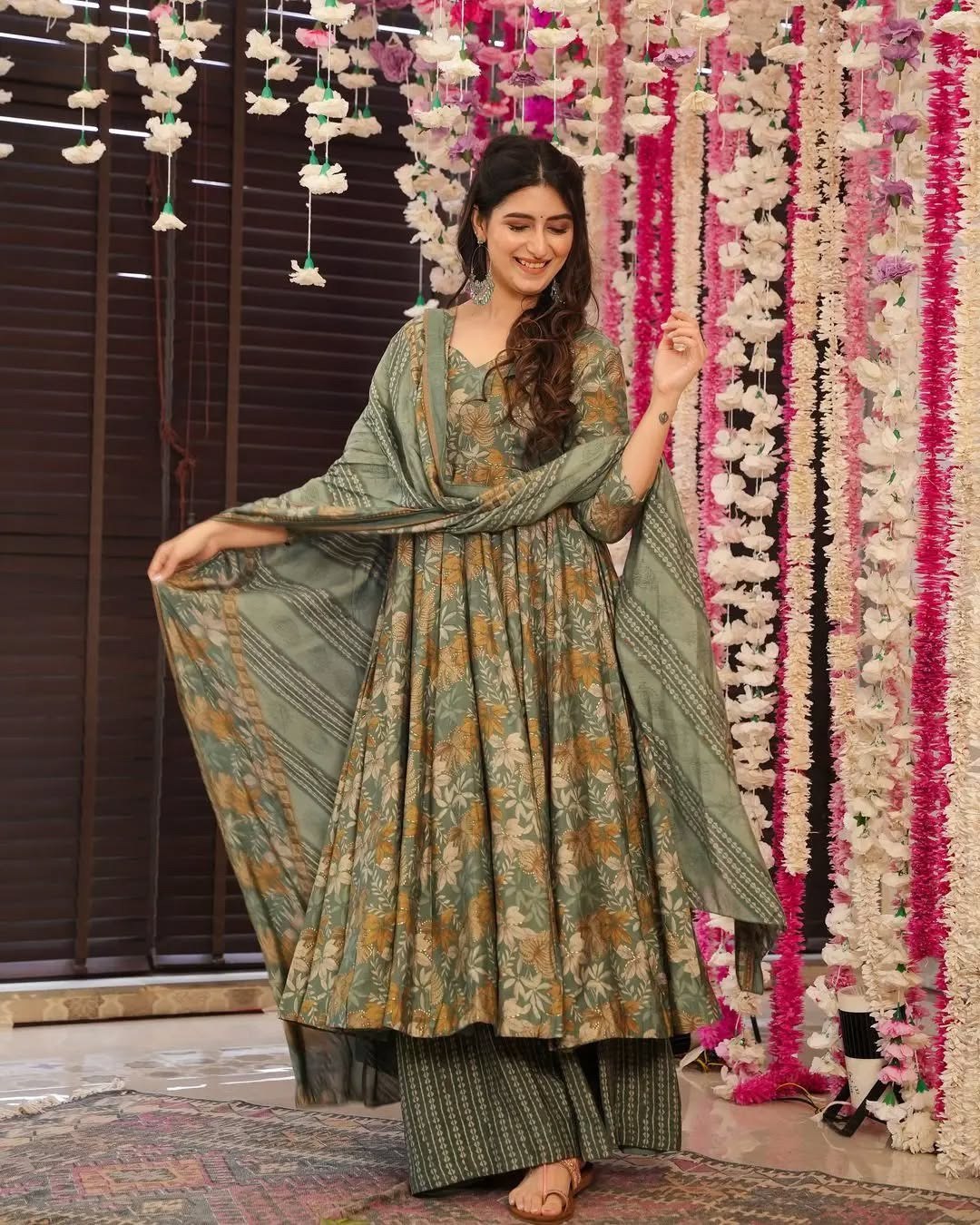 Green Fullpatti  Suit